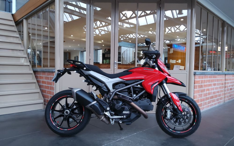 Ducati Hyperstrada 821