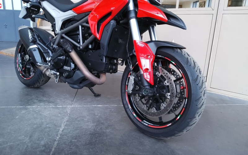 Ducati Hyperstrada 821