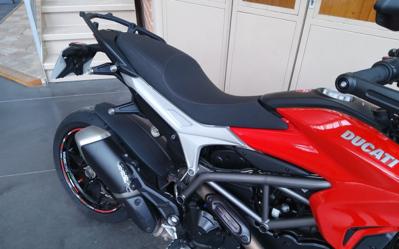 Ducati Hyperstrada 821