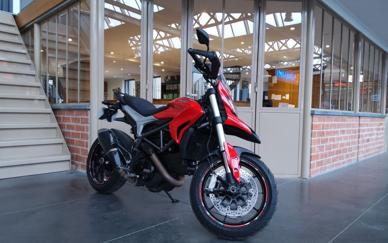 Ducati Hyperstrada 821