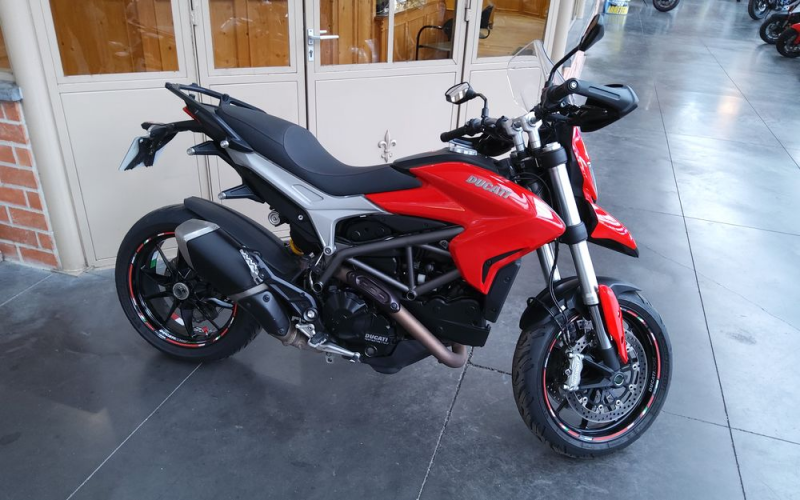 Ducati Hyperstrada 821