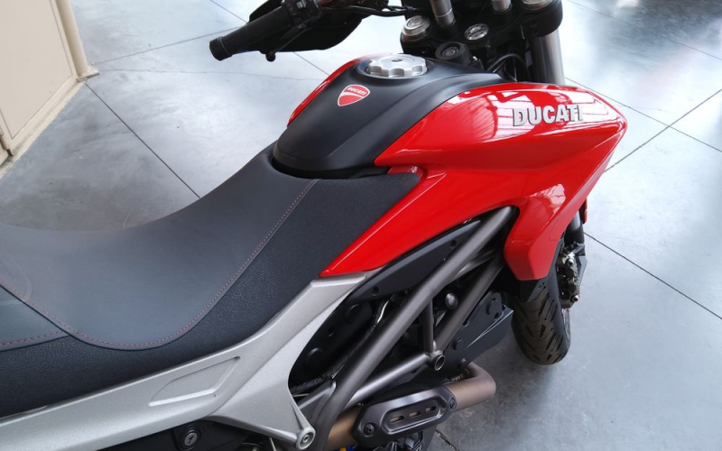 Ducati Hyperstrada 821