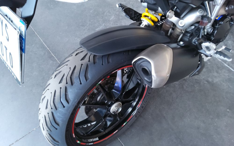 Ducati Hyperstrada 821