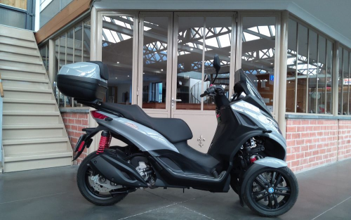 Piaggio mp3 300 hpe sport