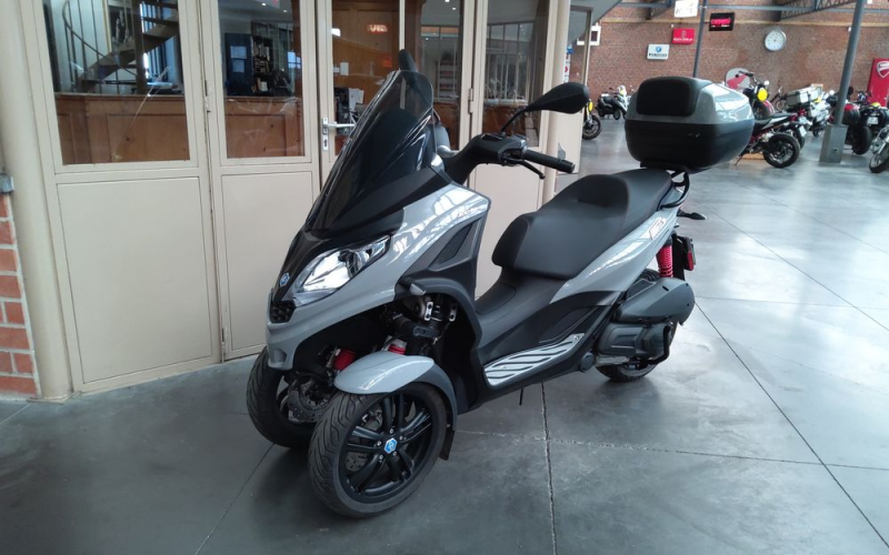 Piaggio mp3 300 hpe sport