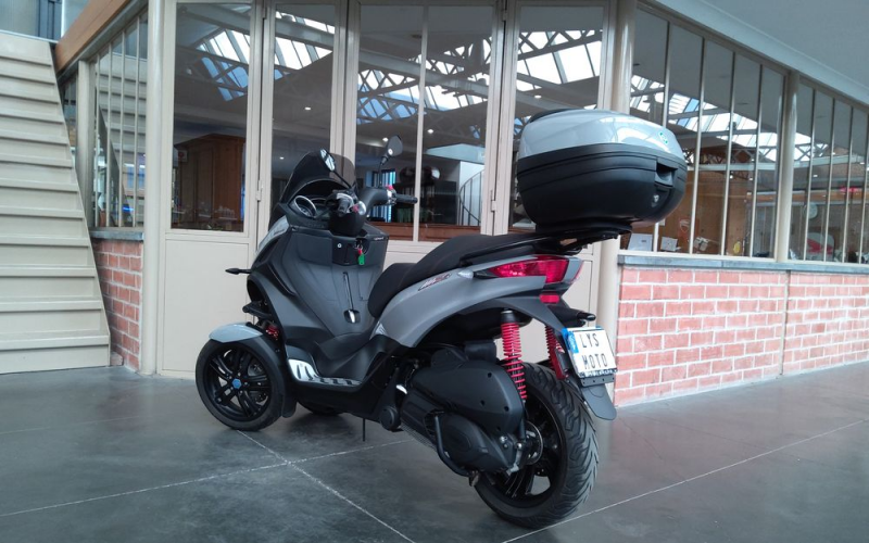 Piaggio mp3 300 hpe sport