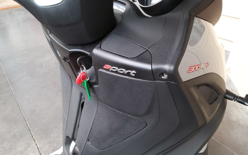 Piaggio mp3 300 hpe sport