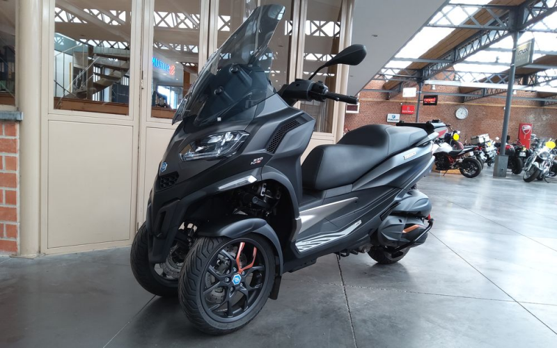 Piaggio mp3 530 hpe exclusive
