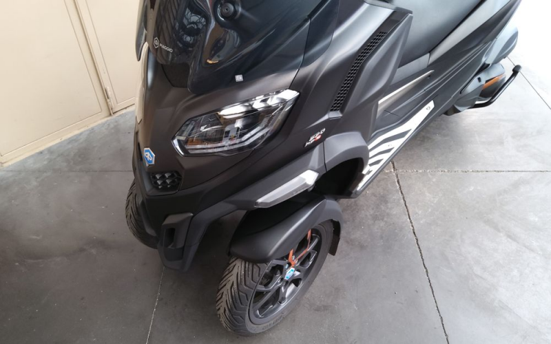 Piaggio mp3 530 hpe exclusive