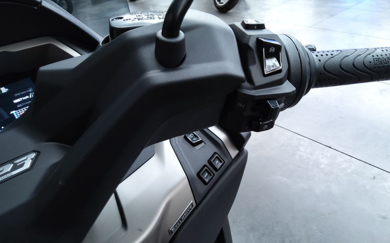 Piaggio mp3 530 hpe exclusive