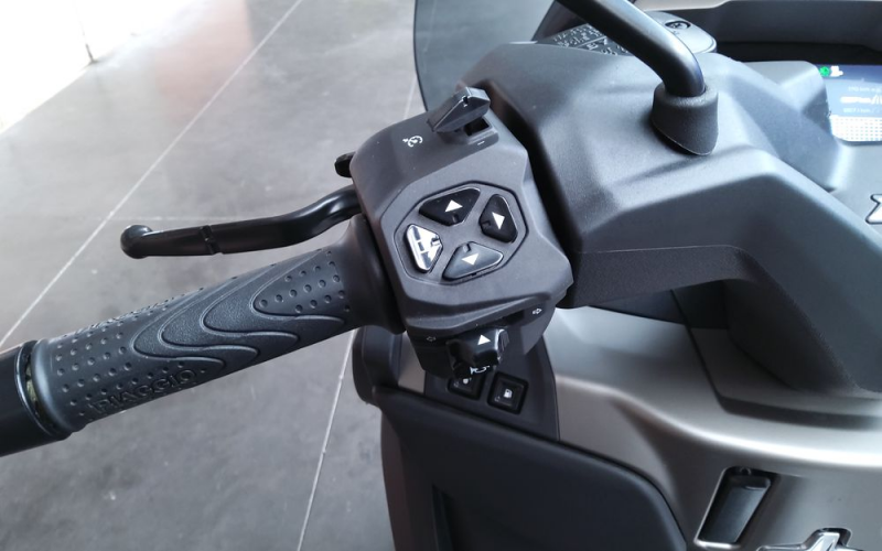 Piaggio mp3 530 hpe exclusive