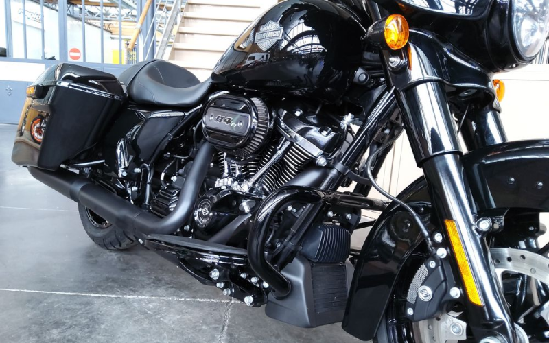 Harley street glide spécial
