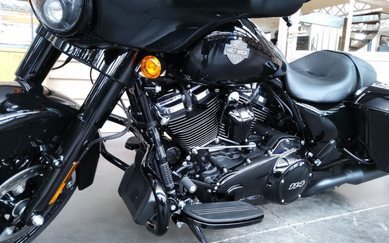 Harley street glide spécial