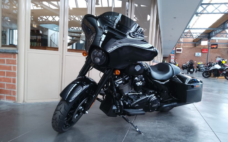 Harley street glide spécial