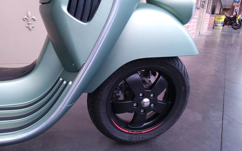 Vespa 300 gts Sei Giorni