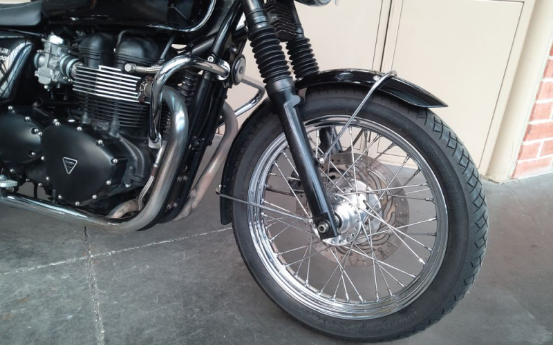 Triumph bonneville t100 black