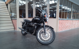 Triumph bonneville t100 black