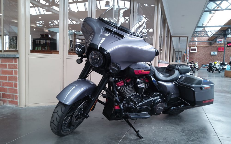 Harley street glide cvo