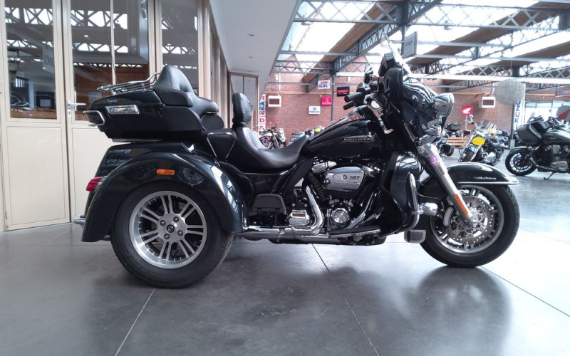 Harley tri glide