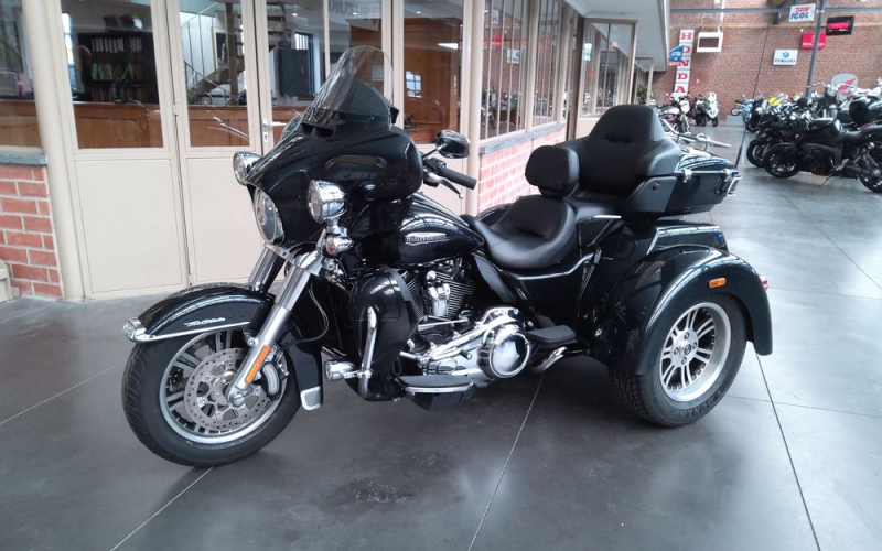 Harley tri glide