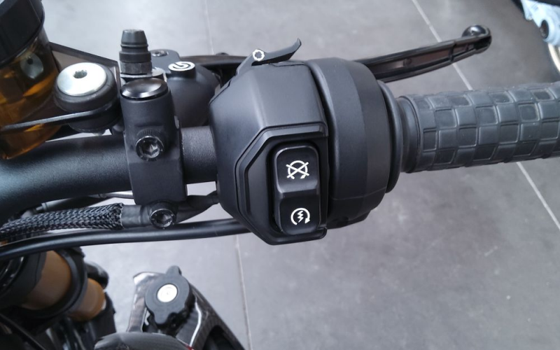 INDAIN FTR 1200 CARBON