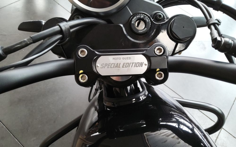 Moto guzzi v7 Spéciale édition