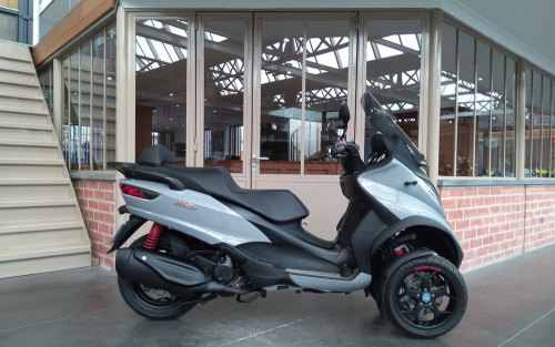Piaggio mp3 350 sport