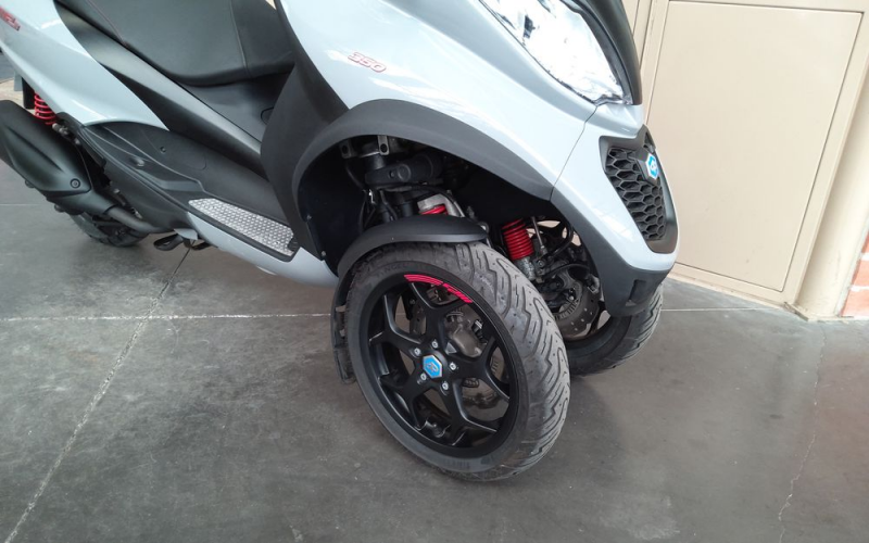 Piaggio mp3 350 sport