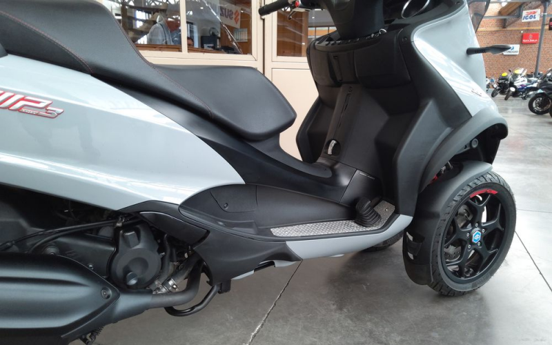 Piaggio mp3 350 sport