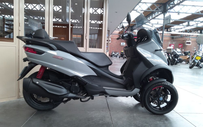 Piaggio mp3 350 sport