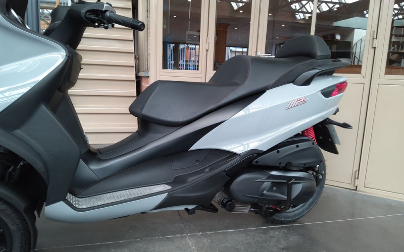Piaggio mp3 350 sport