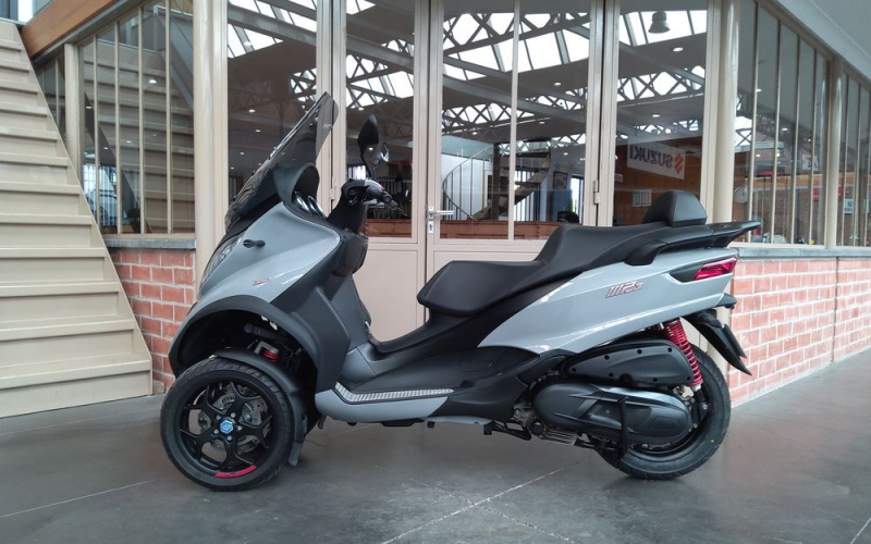 Piaggio mp3 350 sport