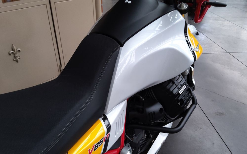 Moto guzzi v85tt