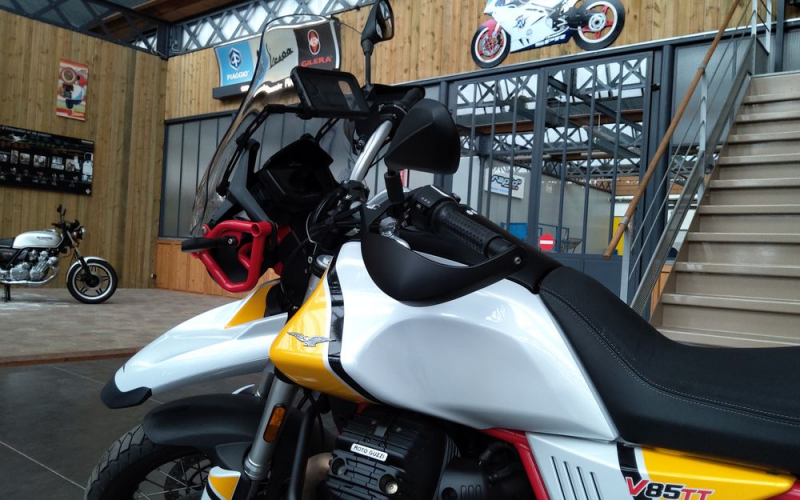 Moto guzzi v85tt