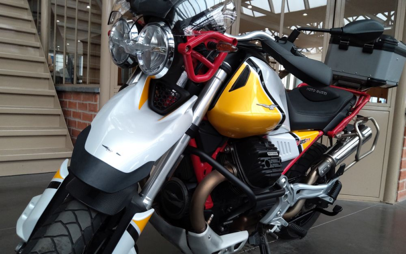 Moto guzzi v85tt