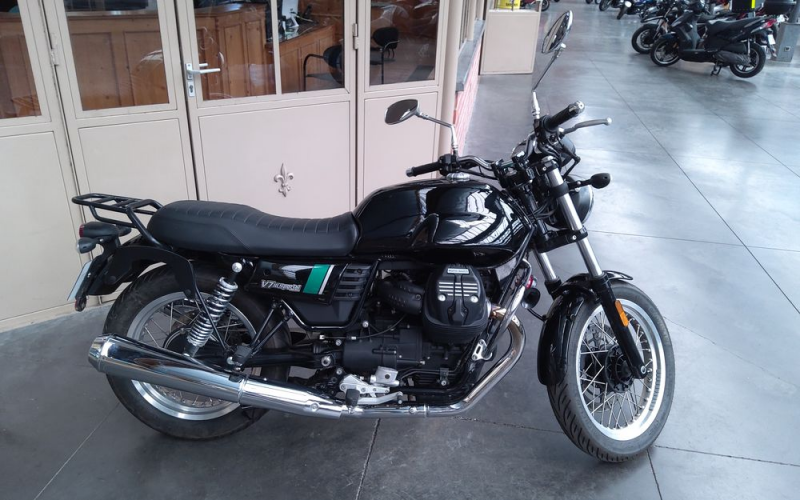 Moto guzzi V7 Spécial