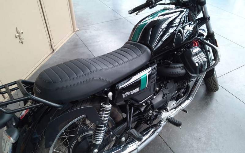 Moto guzzi V7 Spécial