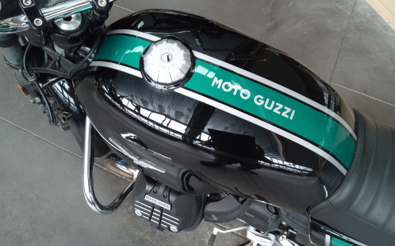 Moto guzzi V7 Spécial