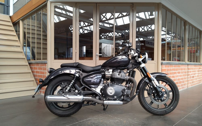 Royal enfield super meteor
