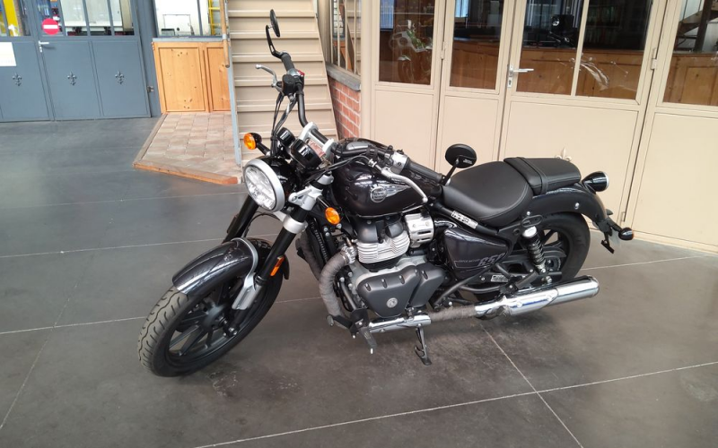 Royal enfield super meteor