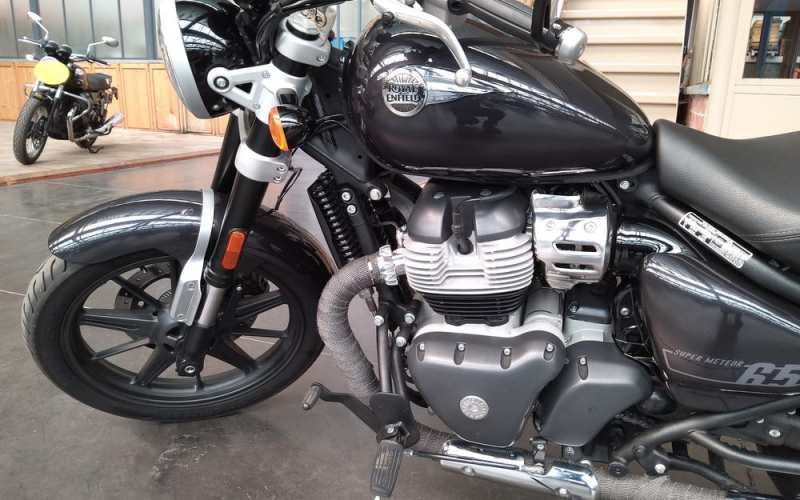 Royal enfield super meteor
