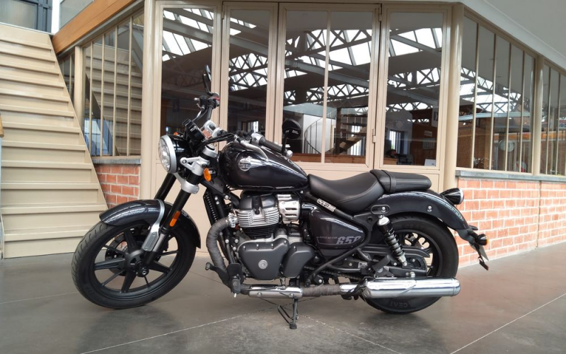 Royal enfield super meteor