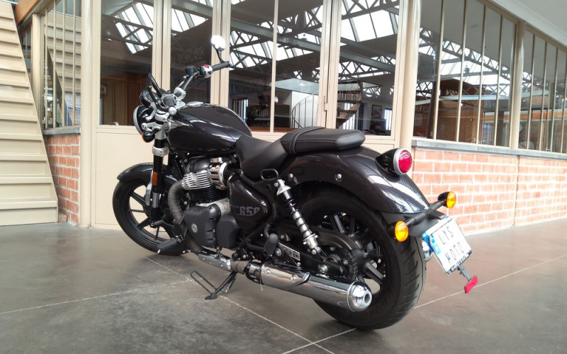 Royal enfield super meteor