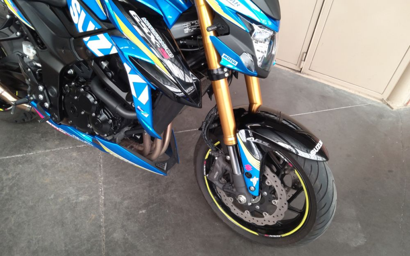 Suzuki gsx-s 750