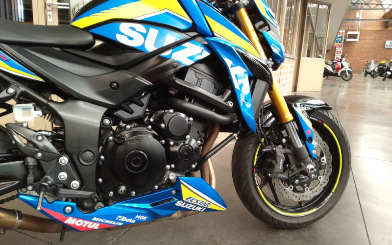Suzuki gsx-s 750