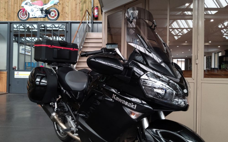 Kawasaki gtr 1400 abs