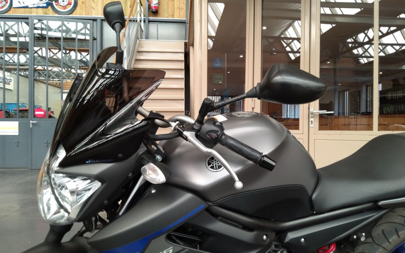 Yamaha xj-6