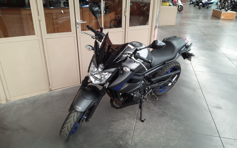 Yamaha xj-6