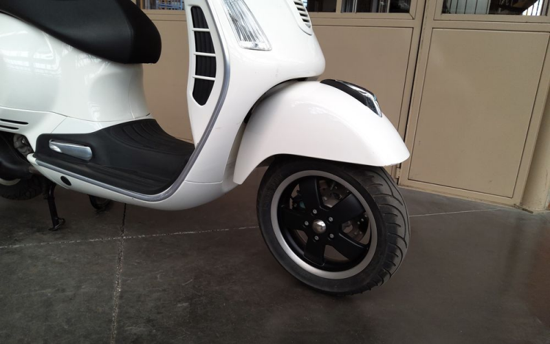 Vespa super 300 gts