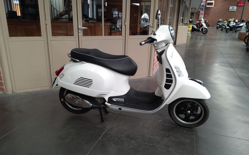 Vespa super 300 gts